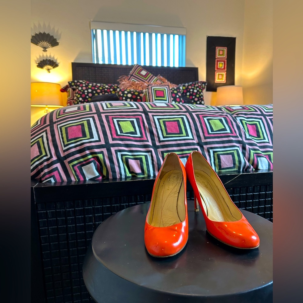 Kate spade orange patent leather pumps